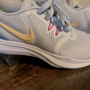 NIKE — Spring Sneaker 🌸